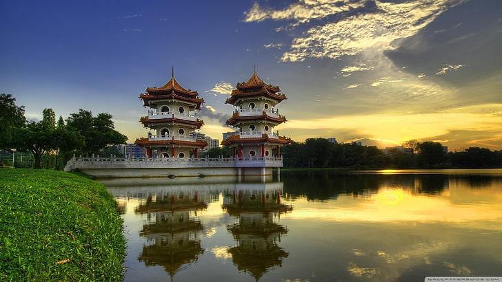 architecture, nature, landscape, trees, forest, Asian architecture, Singapore, pagoda, lake, grass, water, reflection, clouds, Sun, HD wallpaper