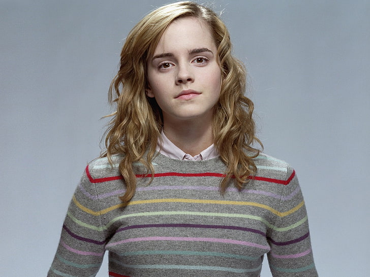 Emma Watson, Hermione Granger, Harry Potter, movies, women, blonde, simple background, brown eyes, looking at viewer, HD wallpaper