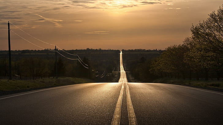 Wellenförmiger gerader Highway Bei Sonnenuntergang, Autobahn, Sonnenuntergang, Stromleitungen, Geraden, Natur und Landschaften, HD-Hintergrundbild
