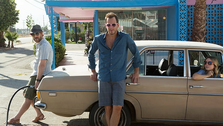 man wearing grey button-up long-sleeve shirt leaning grey classic car, Flaked, Will Arnett, Best TV Series, HD wallpaper