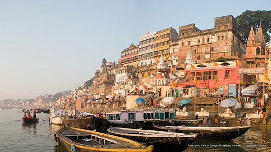 Panoramiczny widok na nabrzeże rzeki Ganges, Varanasi, Uttar Pradesh, Indie, Azja, Tapety HD HD wallpaper