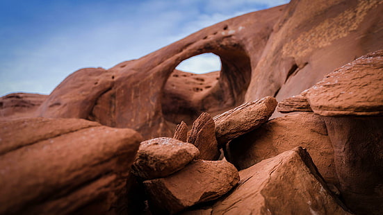 Arco de roca, formación rocosa marrón, naturaleza, 2560x1440, roca, arco, Fondo de pantalla HD HD wallpaper