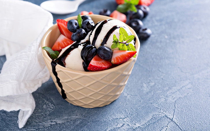 strawberry with ice cream, ice cream, fruit, cream, HD wallpaper
