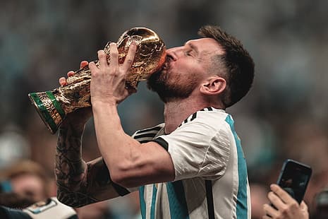 Lionel Messi, fotbolls-VM 2022, fotboll, trofé, Argentina, HD tapet HD wallpaper