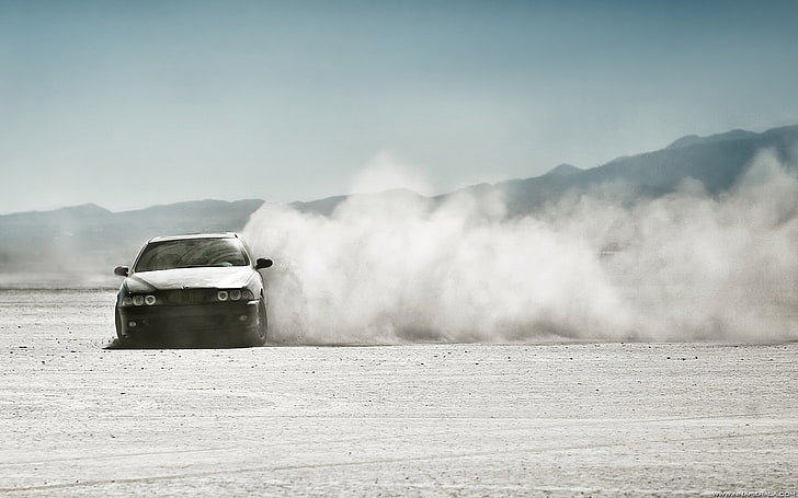 white BMW car, desert, dust, BMW, skid, drift, HD wallpaper