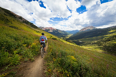 мъж, каращ планинско колело по пътека близо до зелена трева през деня, качулат бут, качулат бут, качулат бут, пътека, човек, каране на планина, пътека, зелена трева, през деня, приключение, Canon, 60D, облаци, Колорадо, планинско колоездене, Sigma колоездене, велосипед, планина, спорт, на открито, природа, хора, мъже, лято, дейност, упражняване, здравословен начин на живот, действие, планинско колело, пейзаж, развлекателно преследване, HD тапет HD wallpaper