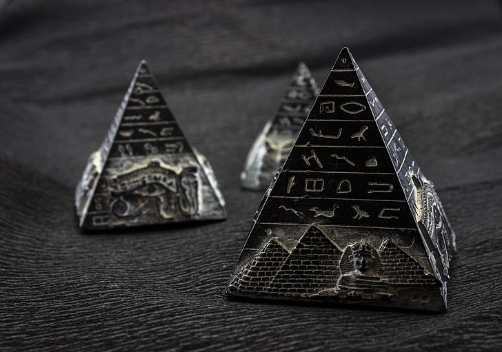 Pyramid of Giza figurine, pyramid, souvenir, antique, HD wallpaper