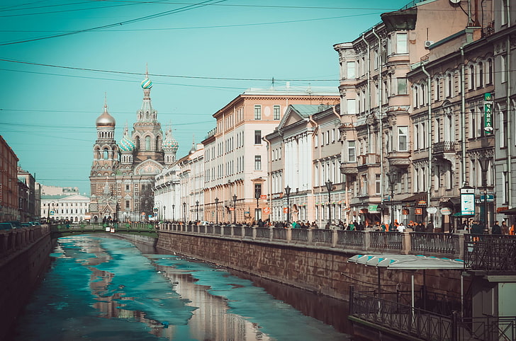 المباني الخرسانية البيضاء والبنية ، بيتر ، سانت بطرسبرغ ، روسيا ، SPb ، كنيسة Savior on Blood ، سانت بطرسبرغ ، نيفسكي بروسبكت، خلفية HD