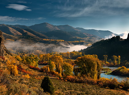 rzeka między pasmami górskimi z brązowymi drzewami pod niebieskim pochmurnym niebem, Tereny publiczne, Magazyn, rzeka, góra, brązowy, drzewa, niebieski, pochmurny, kanion, klify, chmury, kolor, kolorowy, topola, wschód, jesień, mgła, blask, złoto poziomy, Idaho, krajobraz, liście, mgła, góry, natura, spokojna, czerwona rzeka, sceniczny, spokojny, wężowa rzeka, południowe widelec, promienie słoneczne, światło słoneczne, spokojne, woda, kurs, żółty, jesień, las, drzewo, scenics , na dworze, piękno w przyrodzie, niebo, pora roku, Tapety HD HD wallpaper