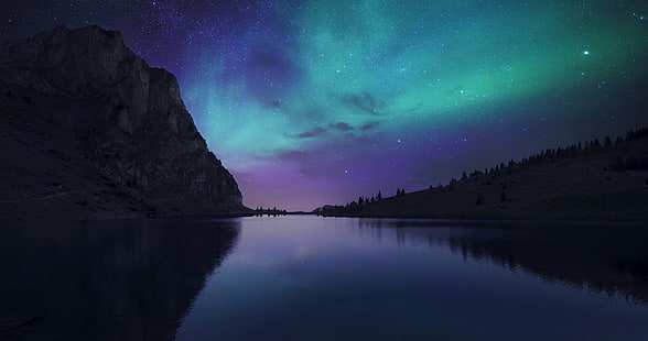 синее водное пространство, северное сияние над водным пространством около горы, звезды, небо, пейзаж, Швейцария, озеро, голубой, спокойные воды, фиолетовый, отражение, ночь, HD обои HD wallpaper