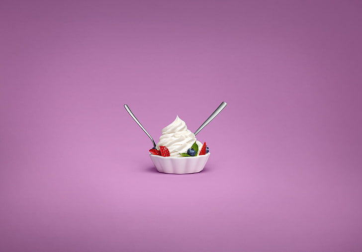 cupcake blanc clipart, fond simple, Android (système d'exploitation), aliments, dessert, fraises, myrtilles, feuilles de menthe, Fond d'écran HD