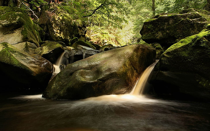 малък водопад-Природен пейзаж широкоекранен тапет .., воден поток, HD тапет
