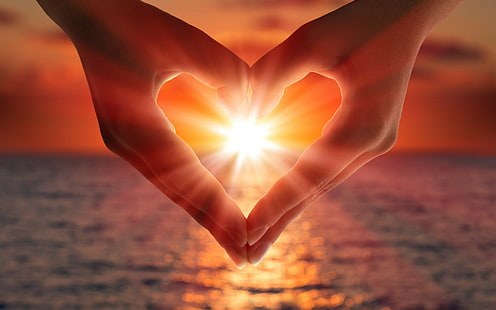 Tangan romantis jantung, tangan manusia, Matahari terbenam, Laut, romantis, tangan, hati, Cinta, cahaya, Wallpaper HD HD wallpaper