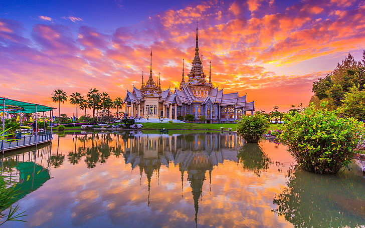 وات لا شيء كوم في مقاطعة ناخون راتشاسيما تايلاند القلعة التايلاندية عند غروب الشمس خلفيات 4K عالية الدقة لسطح المكتب والجوال 3840 × 2400، خلفية HD