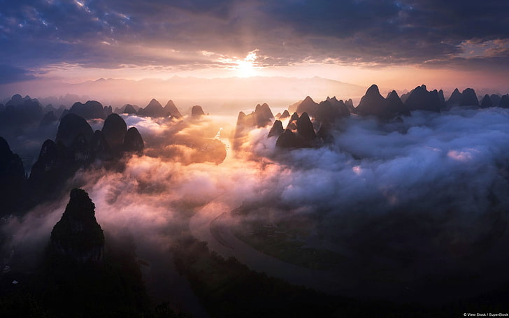 fotografia widokowa z lotu ptaka gór z chmurami, przyroda, krajobraz, góry, chmury, światło słoneczne, rzeka, Tapety HD