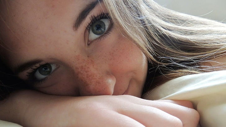 green eyes, eyes, freckles, women, HD wallpaper