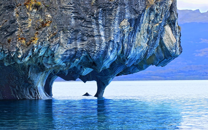 Felsformation über Gewässer, Natur, Landschaft, See, Marmor, Höhle, Fels, Berge, Patagonien, Chile, Erosion, blau, Wasser, HD-Hintergrundbild