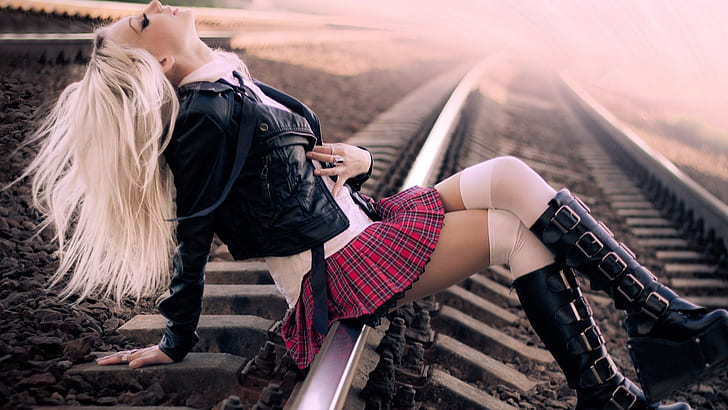 блондинки дамски чорапи ученички кожено яке железници карирана пола мини пола 1920x1080 wal Хора Момиче HD Art, жени, блондинки, HD тапет
