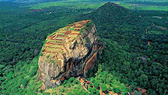 Сигиря, скала, Шри Ланка, растителност, крепост, дамбула, древен, планински пейзаж, дърво, хълм, планина, селски район, световно наследство на ЮНЕСКО, лъвска скала, HD тапет HD wallpaper