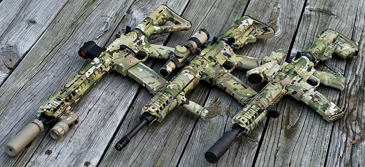 three brown-and-green camouflage assault rifles, wood, scope, AR 15, Assault rifle, multicam, HD wallpaper