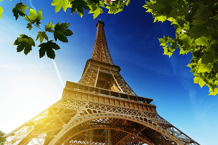 Эйфелева башня, небо, листья, солнце, Франция, Париж, зеленый, клен, Эйфелева башня, La tour Eiffel, HD обои