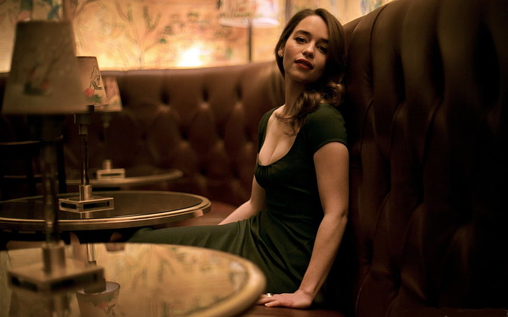 gaun lengan topi hitam scoop-neck perempuan, Emilia Clarke, aktris, selebriti, wanita, Wallpaper HD