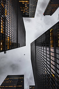 fotografia arquitetônica, avião, edifícios, arranha-céus, vista inferior, HD papel de parede HD wallpaper