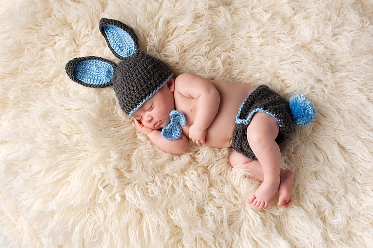 Babys schwarz und blau gestrickte Kaninchenkopfbedeckung, Kinder, Foto, Hut, schlafend, Baby, HD-Hintergrundbild