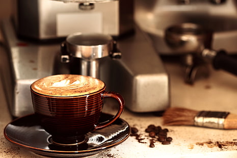 茶色のセラミックマグカップ、コーヒー、コーヒーマシン、ドリンク、泡、 HDデスクトップの壁紙 HD wallpaper