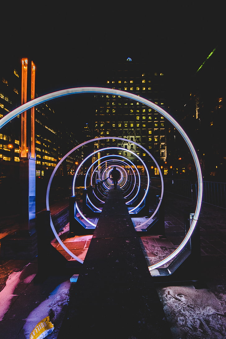 Tunnel, Neon, Urban, 4K, Nacht, LED, Spirale, Mann, HD-Hintergrundbild, Handy-Hintergrundbild