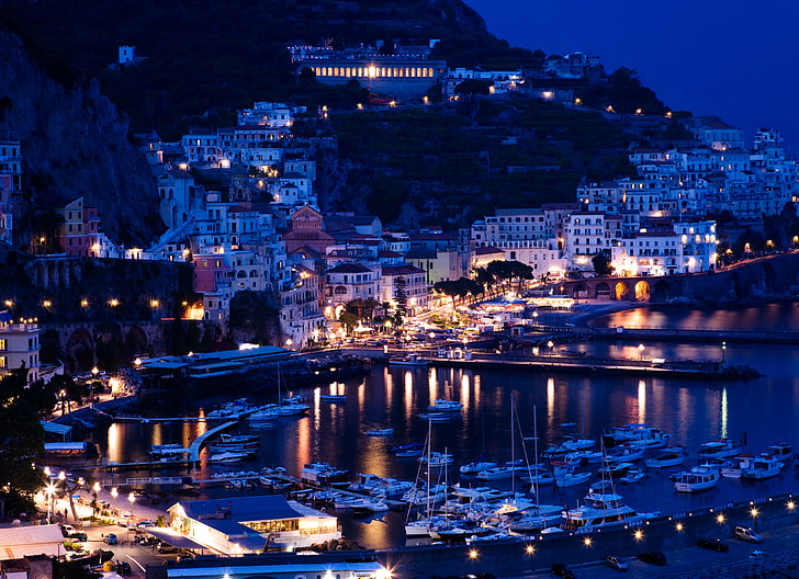 Santorin, Grèce, mer, montagnes, nuit, lumières, rochers, côte, maison, yachts, bateaux, Italie, jetées, Sorrento, Positano, Fond d'écran HD