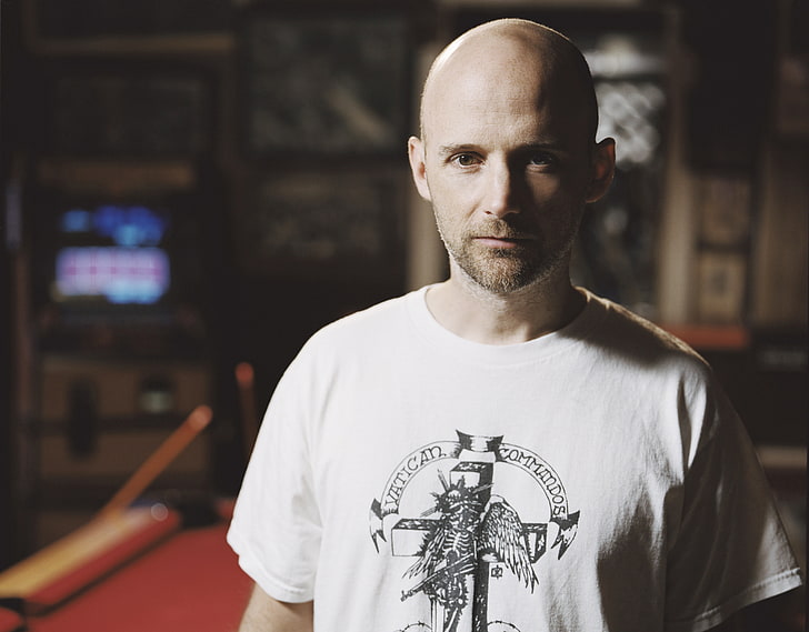 men's white and black crew-neck t-shirt, moby, bald, look, t-shirt, room, HD wallpaper