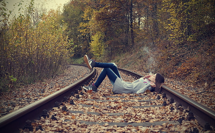 Nothing left to lose, women's grey coat and blue denim pant, Girls, girl, cigarette, leaves, autumn, vintage, jeans, happy, fashion, railway, careless, relax, smoking, HD wallpaper