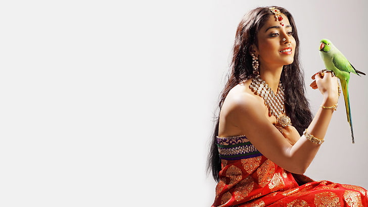 Bayan, Shriya Saran, Tradisional, Saree, 4K, Wallpaper HD