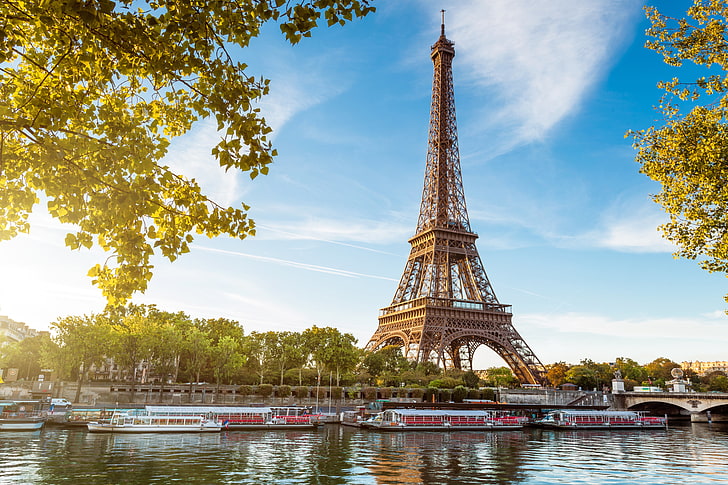 Menara Eiffel, Paris, Prancis, air, matahari, cahaya, pohon, jembatan, sungai, Prancis, Paris, perahu, ruffle, Hay, Menara Eiffel, La tour Eiffel, miliknya, Wallpaper HD