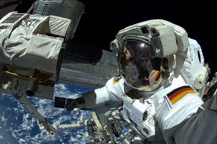 Niemiecki strój kosmonauty, kosmos, autoportrety, astronauta, Międzynarodowa Stacja Kosmiczna, Ziemia, Tapety HD