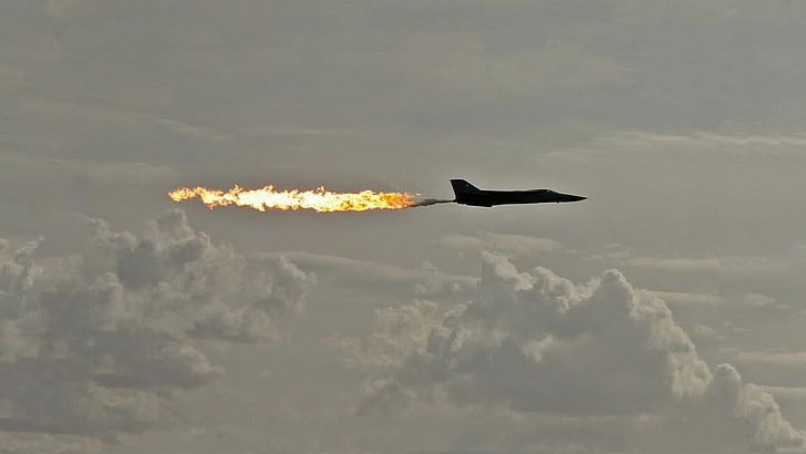 черный самолет, самолет, огонь, F-111 Aardvark, военный, военный самолет, HD обои
