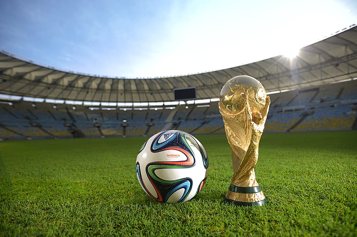 白と青のサッカーボール、ボール、スポーツ、サッカー、ブラジル、ボール、スタジアム、カップ、マラカナン、ブラスカ、マリオフィリョ、マラカナンスタジアム、ワールドカップ2014、 HDデスクトップの壁紙