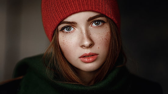 Georgy Chernyadyev, mulheres, rosto, chapéu, verde, ruiva, retrato, sardas, boca aberta, modelo, HD papel de parede HD wallpaper