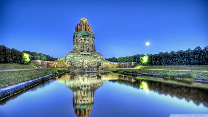 Mausoleum In Leipzig Germany Hdr, gray concrete building, trees, mausoleum, moon, pool, nature and landscapes, HD wallpaper