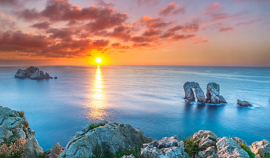 Cantabria, Spanien, blå vattendrag och vita stenberg, stenar, Spanien, Biscayabukten, havet, solnedgången, Bay, Cantabria, HD tapet HD wallpaper