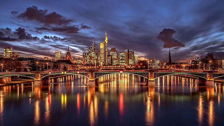 градска зона, Германия, Франкфурт, река, небостъргач, вечер, нощ, вода, здрач, градски пейзаж, Метрополис, небе, столичен район, забележителност, силует, град, отражение, HD тапет