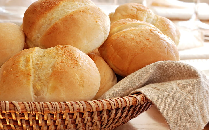 baked bread and brown wicker container, bread, white, round, basket, HD wallpaper