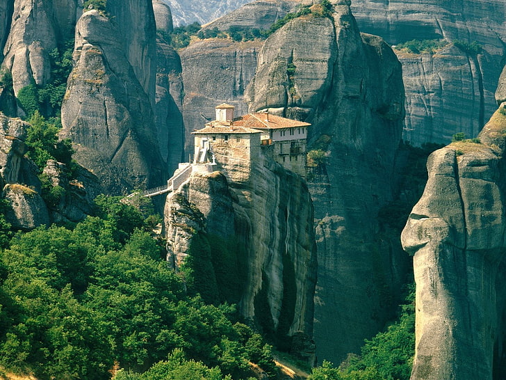 Casa de hormigón blanco, paisaje, Meteora, Grecia, Fondo de pantalla HD