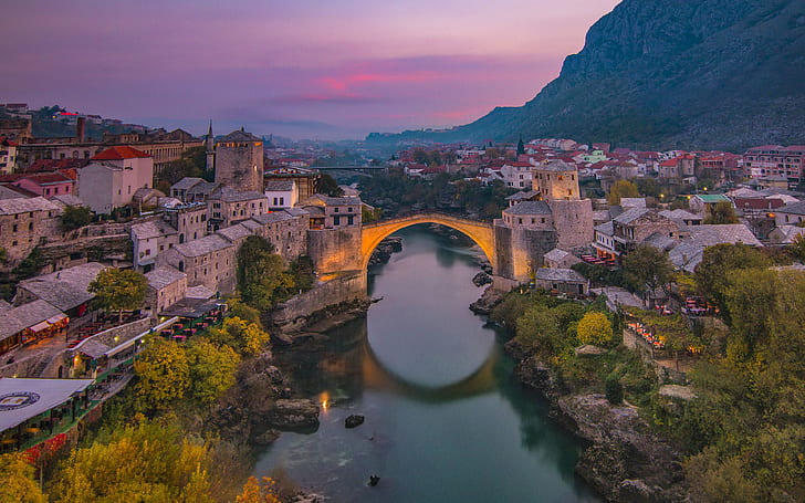 오래된 다리와 도시 Mostar 보스니아 헤르체고비나 황혼의 황혼 4K 울트라 Hd Tv 벽지 데스크탑 노트북 태블릿 및 휴대 전화 3840 × 2400, HD 배경 화면