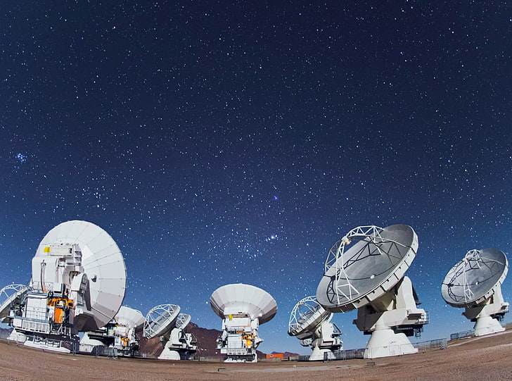 خلفية عالية الدقة لـ Alma Antennas ، العديد من الأقمار الصناعية البيضاء ، Space ، Atacama Large Millimeter Array، خلفية HD