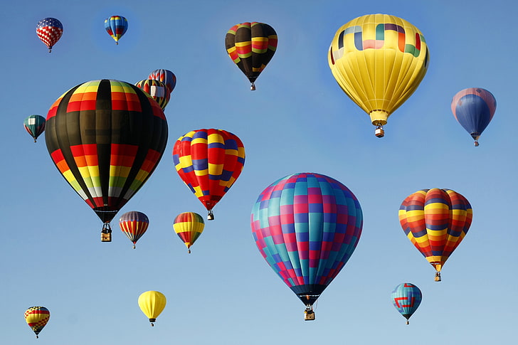 globos aerostáticos de colores variados, el cielo, vuelo, globo, canasta, desfile, Fondo de pantalla HD