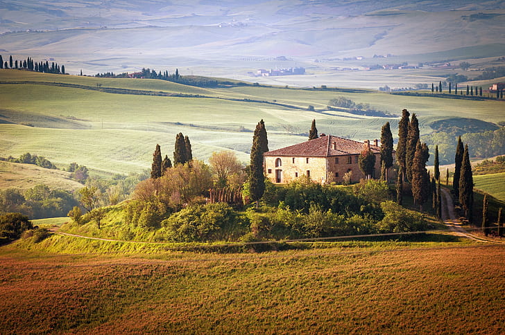 イタリア、トスカーナ、夏、田舎、風景、自然、木、空、緑の野原、イタリア、トスカーナ、夏、田舎、風景、自然、木、緑の野原、 HDデスクトップの壁紙
