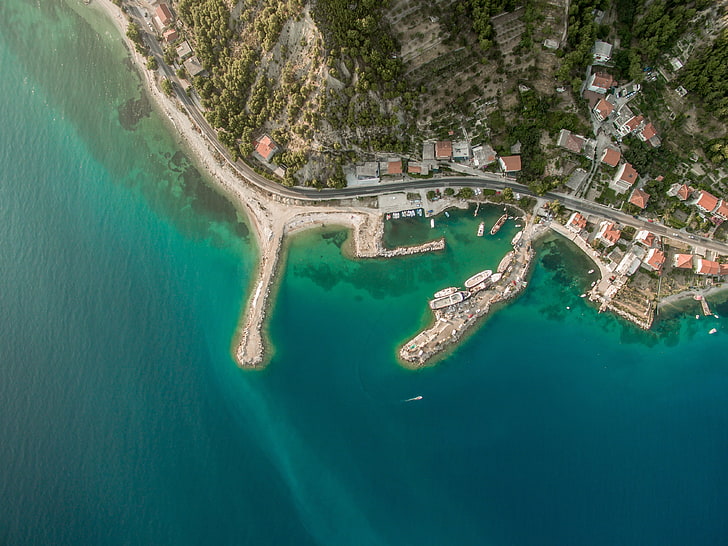 fotografia de vista aérea da beira-mar durante o dia, natureza, praia, estrada, água, paisagem, árvores, barco, casa, HD papel de parede