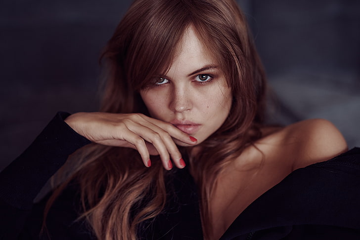 mujeres, Anastasia Scheglova, uñas rojas, retrato, dedo en los labios, Fondo de pantalla HD